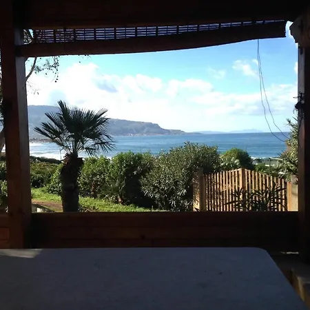 Casa Con Verande Sul Mare A 2 Minuti A Piedi Dalla Vakantiehuis